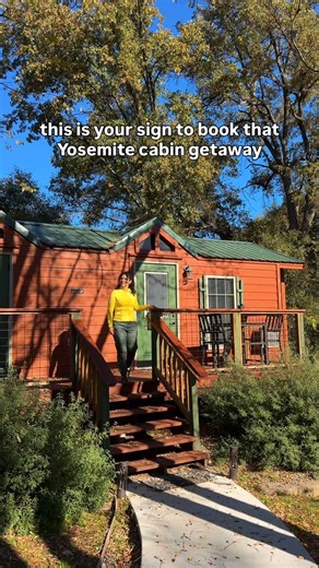 Jeanine Romo | California | Adventure Travel on Instagram: "Save for your next trip to Yosemite ⤵️ AD | Planning a trip to Yosemite? If you’re looking for a comfy base just outside Yosemite National Park, add a cabin stay at @queensinnbytheriver to your itinerary. ✨ 𝗦𝗮𝘃𝗲 𝗳𝗼𝗿 𝗹𝗮𝘁𝗲𝗿 📍 The Queen’s Inn by the River 41139 CA-41, Oakhurst 🌲 Cozy cabin-style and lodge rooms with rustic mountain vibes 🍷 On-site restaurant and wine bar: @idlehourwine 🏞️ About 7 miles from Yosemite’s South