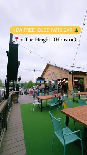 Explore Patterson Park to see what this massive Treehouse Patio Bar has to offer! Located in The Heights area. It also has dog-friendly space! 🐶🌳 | 🎥: fooodeelicious via Instagram