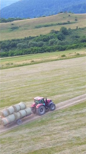 Case IH Puma 210 Prevoz balíkov sena