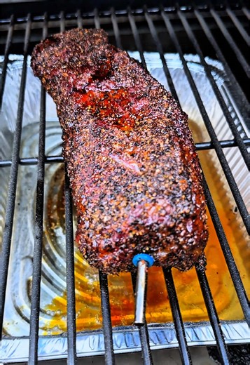 1855 Black Angus Beef Chuck Flap Meat cooked low and slow on the Z Grills pellet grill. Started with a binder of Graza Olive Oil, then seasoned with Heath Riles Honey Chipotle and Killer Hogs TX. Smoked until tender, wrapped to finish, and shredded apart for insane flavor and juiciness. Perfect for sandwiches, tacos, or straight off the board. #BentleyBBQ #1855Beef #BlackAngusBeef #ChuckFlap #ZGrills