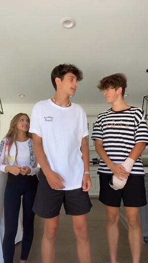 Lexi and Jeremy Kissing in Pool - TikTok Drama Unveiled