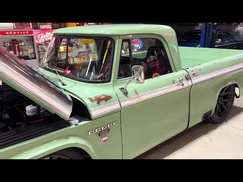 1967 Dodge D100 Viper -start up