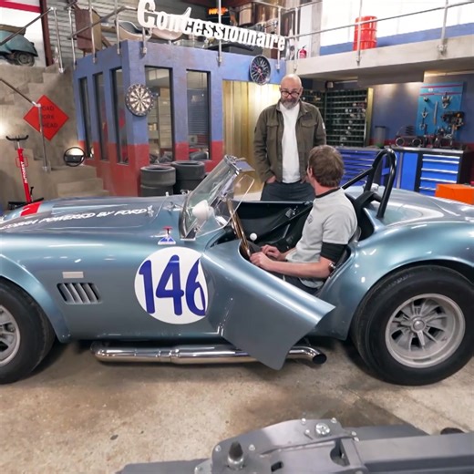 688K views · 6.3K reactions |  Pour cette 10ᵉ saison de Wheeler Dealers France, Gerry ramène la voiture la plus chère à restaurer de l’émission : une légendaire Shelby Cobra d’une valeur de 400 000 € !  Wheeler Dealers France, saison inédite chaque lundi sur #RMCDécouverte et sur RMC BFM Play ! | RMC Découverte | Facebook