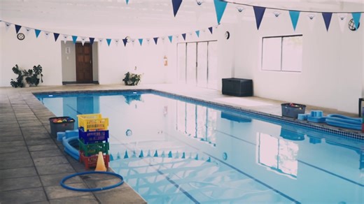 💦 Ready to Dive In? Book Your Swimsational Lessons NOW! 💦 For a limited time only, we’re giving you the BIGGEST splash-saving deal of the season! ✨ Join & pay NOW and get our 11-lesson package at 50% OFF ✨ PLUS — NO registration fee! That’s a TOTAL saving of R1474! 😱🔥 Here’s what your package includes: 🌊 3 Lessons in December (Available at selected branches between 8–14 Dec) 🌊 4 Lessons in January 🌊 4 Lessons in February —all redeemable at ANY of our indoor heated branches from January on