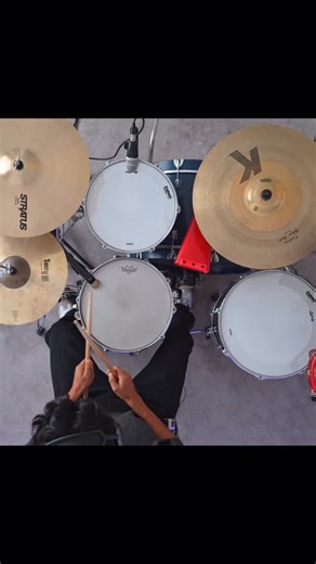 This is probably one of my favorite worship songs to play! 🥁🙌🏼 “Gozo En Tu Presencia - Marcos Barrientos” the latin grooves go hard on this one! Full cover on my spanish channel: Ale Sifuentes #drums #drummer #bateria #baterista #worship #alabanza | Alejandro Sifuentes