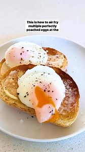 Air Fryer Poached Eggs 🥚 Yes, you can make perfectly poached eggs in the air fryer — and it’s a total game changer! 🙌 A super easy way to cook multiple eggs at once. ✨ Pro tip: Be gentle when lifting them out — get the spoon fully under the egg so the yolk stays intact. ⸻ #airfryer #airfryerrecipes #poachedeggs #breakfast #brunch #easyrecipes #AirFryerRecipe #fblifestyle | Air Fryer Easy Recipes