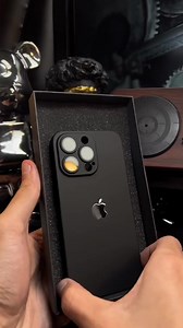 📱✨ ¡Elegancia en rojo mate! 📱. Con un acabado mate en tono rojo, esta funda combina estilo y protección de manera excepcional. Colores: Rojo y Negro 🌟 ¡Obtén este versátil case por tan solo $299! 👉🎉 | Pronova