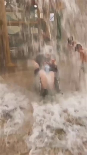 Susana Sim Kennedy on Instagram: "I dare you not to smile while watching this 😉 OMgoodness it’s such fun 😍 so filled with love, life and lightness 🥰🙌🏽♥️ i’m imagining the world filled with individuals that remember what an honor it is to be in relationship with someone. What a privilege it is to witness them and know them so intimately and be witnessed and known by them so intimately - that it gets to a point where you don’t have to explain everything … There is so much joy, so much expansi