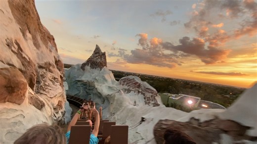 Full ride on Expedition Everest at sunset! #waltdisneyworld #disneysanimalkingdom #expeditioneverest #seewdw | See WDW