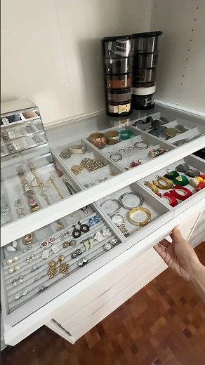 Organizing Jewelry & Accessories using IKEA Komplement and Pax Wardrobe | #wardrobe #organized