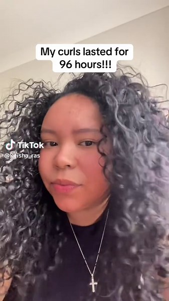 My curls lasted more than 96h because of this duo 🥑✨ The Garnier Curl Remedy Mask   Curl Revival Elixir kept them defined, soft & frizz-free — through date nights & deadlines. Save this for your next wash day routine! #CurlyHairRoutine #NaturalCurls #CurlyHairCare #GarnierZA #GarnierPartner @Garnier_SA