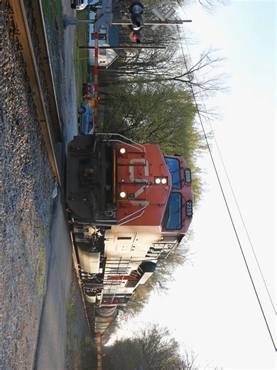 ES44DC Leads CN M335 With INSANE Horn #mississippi #videography #fypシ #fyp #train #railfanning #niche #viral #rare #ge