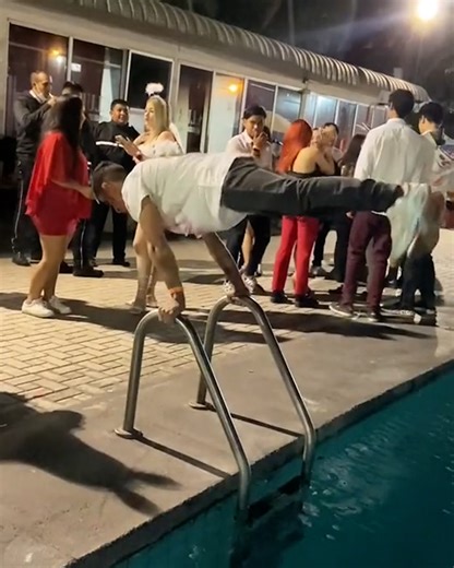 This is some mad strength 💪 | LADbible