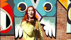 Want to double-down on your favorite beauty products? Allison McNamara hits the streets of NYC, checking out strangers’ bags, and offering new ways to wear their must-have makeup. wlgrns.co/beautyremix_fb | Walgreens