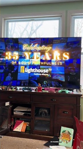 This indoor digital TV antenna lets you watch local channels without cable