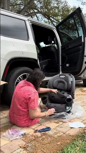 How to Install the Graco Turn2Me Convertible Car Seat