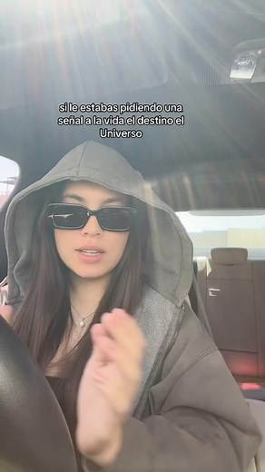 Amy Rey 🌙 on Instagram: "ESTA ES TÚ SEÑAL 🙌🏻🫵🏻"