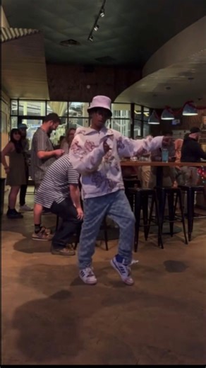 Why did he start twerking in the back 😂 | Memphis Jookin