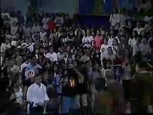 189K views · 6.1K reactions | Alegria brilhou no olhar Logo que o sol se pôs Espalhou um sorriso no ar Ah, eu te amo Não importa o mal que viveu Só o que é bom que se deve lembrar Quantas vezes a gente se deu Ah, eu te amo... ❤ Grupo Soweto - "Mundo de Oz" | Trechos de Pagode | Facebook