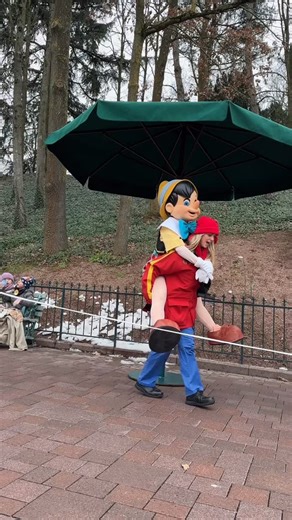 🌟Growing Up With Harper Mae🌟 on Instagram: "Harper was so excited Pinocchio noticed her first ♥️ #DisneyMagic #MagicalMoments #PureJoy #FamilyReels #MomLifeMoments"