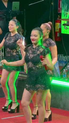 La hermos4 Milagritos Díaz #peru #cumbia #musicaperuana #reels #baile #musica #show #live