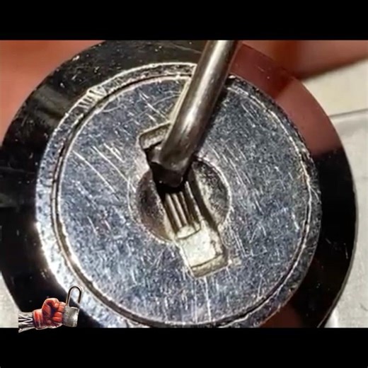 filing cabinet lock single pin picked in extreme closeup #waferlockwednesday