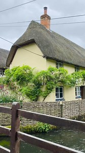 One of the beautiful villages that you must visit all year around 🏡🍃🤍🎞️ @huyenjamin____hailwood 📌 Save for your travels to England📍Wherwell, a picturesque village in Hampshire, England, is famous for its charming thatched cottages, scenic beauty, and historical significance.#dreamhome #peace #visitengland #englishstyle #cottagestyle #natgeo #natgeotravel #englishcountryside #travelblogger #homesweethome #traveller #photography #cottagegarden #garden #home #cottagecore #exploremore #travelg
