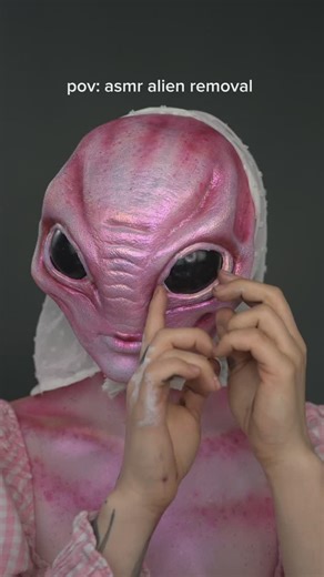 Iris Grace on Instagram: "asmr alien removal - prosthetic @infected_fx - #makeup #sfxmakeup #creativemakeup"