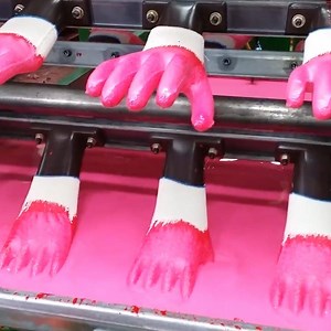 This is how latex gloves are made – and it’s oddly satisfying to watch 🧤⚙️ For more content: http://bit.ly/2BsvUPh | Yahoo Singapore