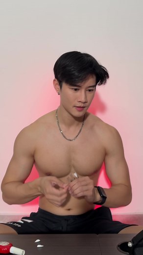 Easy Vampire’s teeth make up hack for halloween 🩸🧛🩸 #fyp #viral #treding #tiktokmakemedoit #onrepeat #makeuphacks #halloweenmakeup #halloweenchallenge #sfxmakeup #spookyszn #boy #asianboy #vampirelook #halloweentutorial