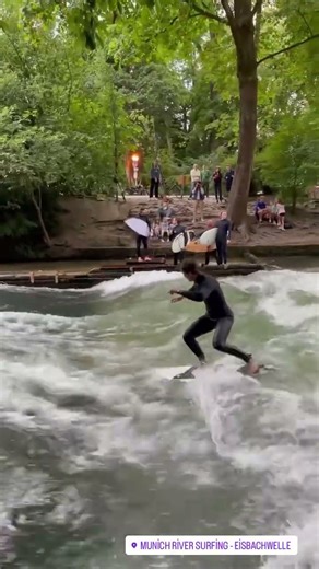 River surfing🏄‍♂️#munich #münchen #germany #almanya #river #surf #enjoy #keşfet #shorts #shortvideo