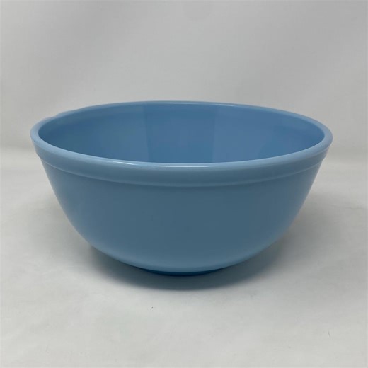 Vintage 2-1/2 Quart Rare Pyrex #403 “bluebelle” Delphite Blue Mixing Bowl From the 1960s. Preowned. Has a Chip. Read Full Description. - Etsy