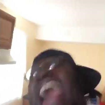 Vine: it's a BANANANAA next to a BANANANAA!