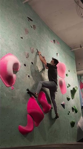 V4 ⚫⚡ An example of powering through the climb instead of being more technical 😀