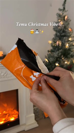 A rotating LED projector with festive patterns that light up walls and ceilings. 🔍 Find it at https://temu.to/m/gn110ntywdj or with this code fej4857. #temu #christmaslights | Temu