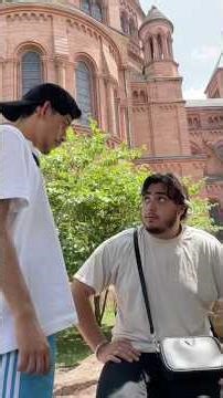 À la base il a juste jeté sa chaussure…😅￼