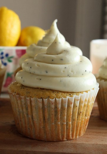 Fluffy Lemon Poppy Seed Cupcakes Recipe