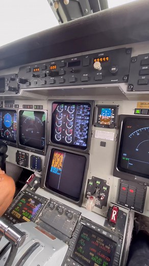 20K views · 197 reactions | This Gulfstream IV wanna retire already Haha #fyp #reels #Viral #aviation #pilot | FlywithGabe | Facebook