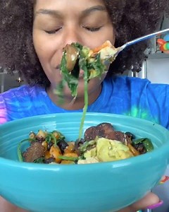 225K views · 6.9K reactions | Quick brunch ❤️ #vegan #tabithabrown #breakfast #lunch #dinner | Tabitha Brown | Facebook