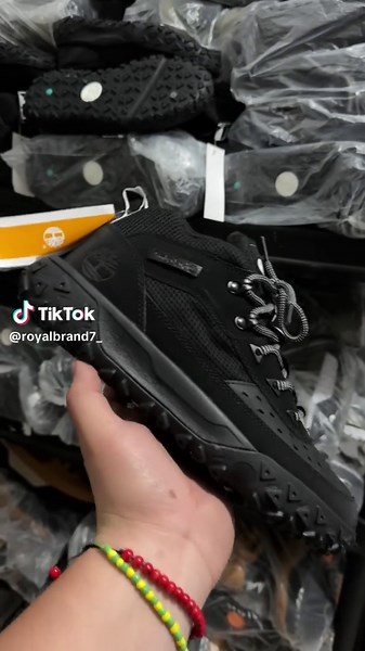 Explora la tendencia de moda con Royal Brand 7