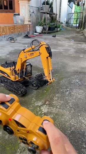 Rc models excavator #automobile #excavator #toys