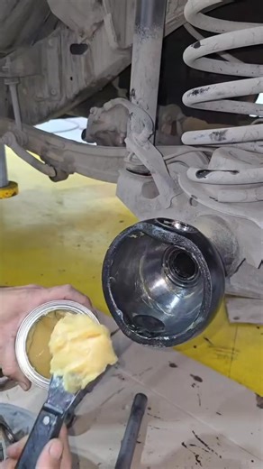 Nissan front axle installation #automotive #mechanic #usa #foryoupage | Auto.tech3