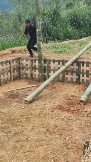 How to make a hut in a pond and a monolithic drinking table and chairs | Ana Bushcraft | Facebook