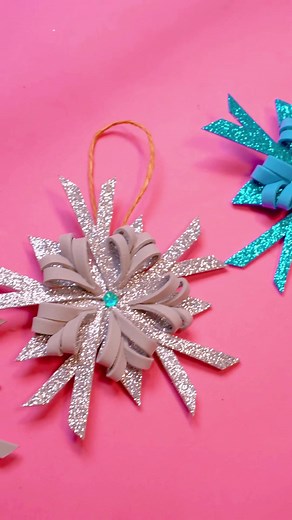 Cómo hacer copos de nieve en foami para Navidad