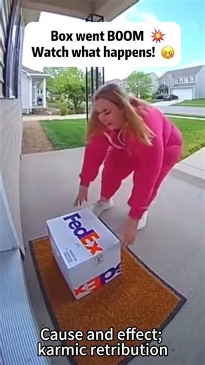 Porch exploding package box, prank 😁#porchpiratecaught #glitter #prank #ringdoorbell #package