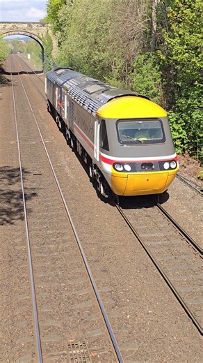 British Rail Class 43 HST Power Cars 43025 in Intercity Swallow livery & 43060 in GNER Livery