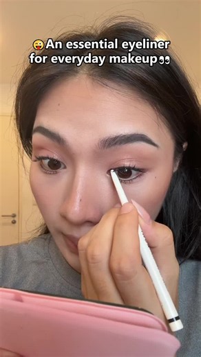 Beginner Gel Eyeliner Tutorial: Tightlining & Waterline Tips