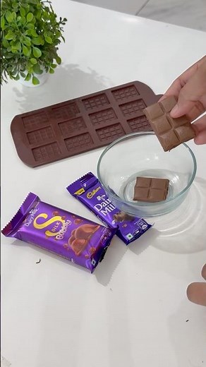 mini chocolate bars for cake frosting🍫🍫 #cakedecorating #chocolate #minivlog #easy #ytshorts