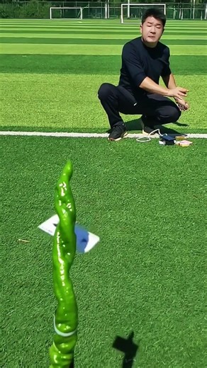 Amazing flying card skills #飞牌#Card Throwing Skills #Card Tossing #Poker Tricks