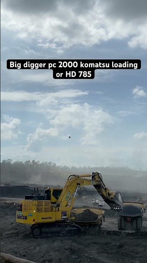 Pc 2000 on loading overburden hd 785 #dailylife #minivlog #youtubeshort #sky #viral_video #fypage